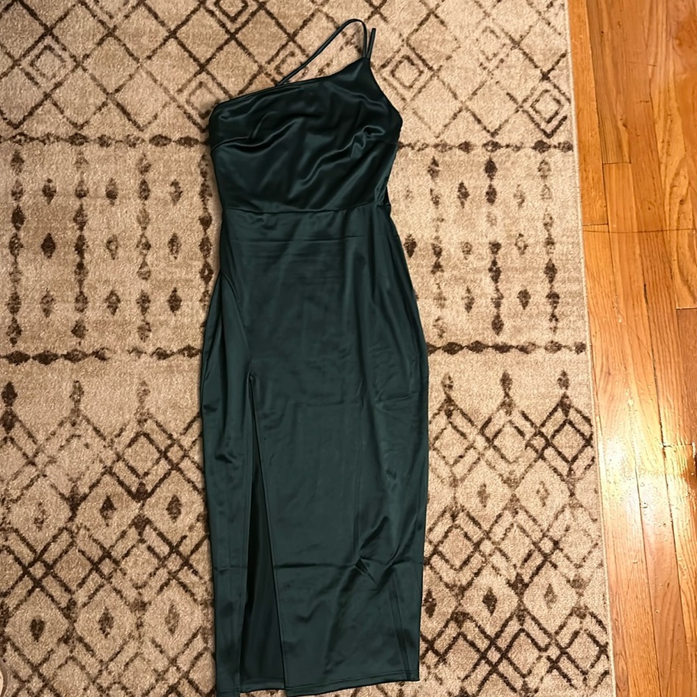 Windsor green faux velvet midi dress size M